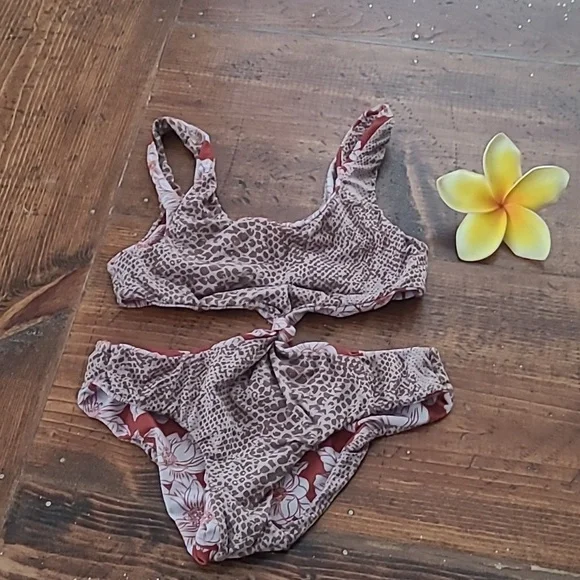 Acacia Kini